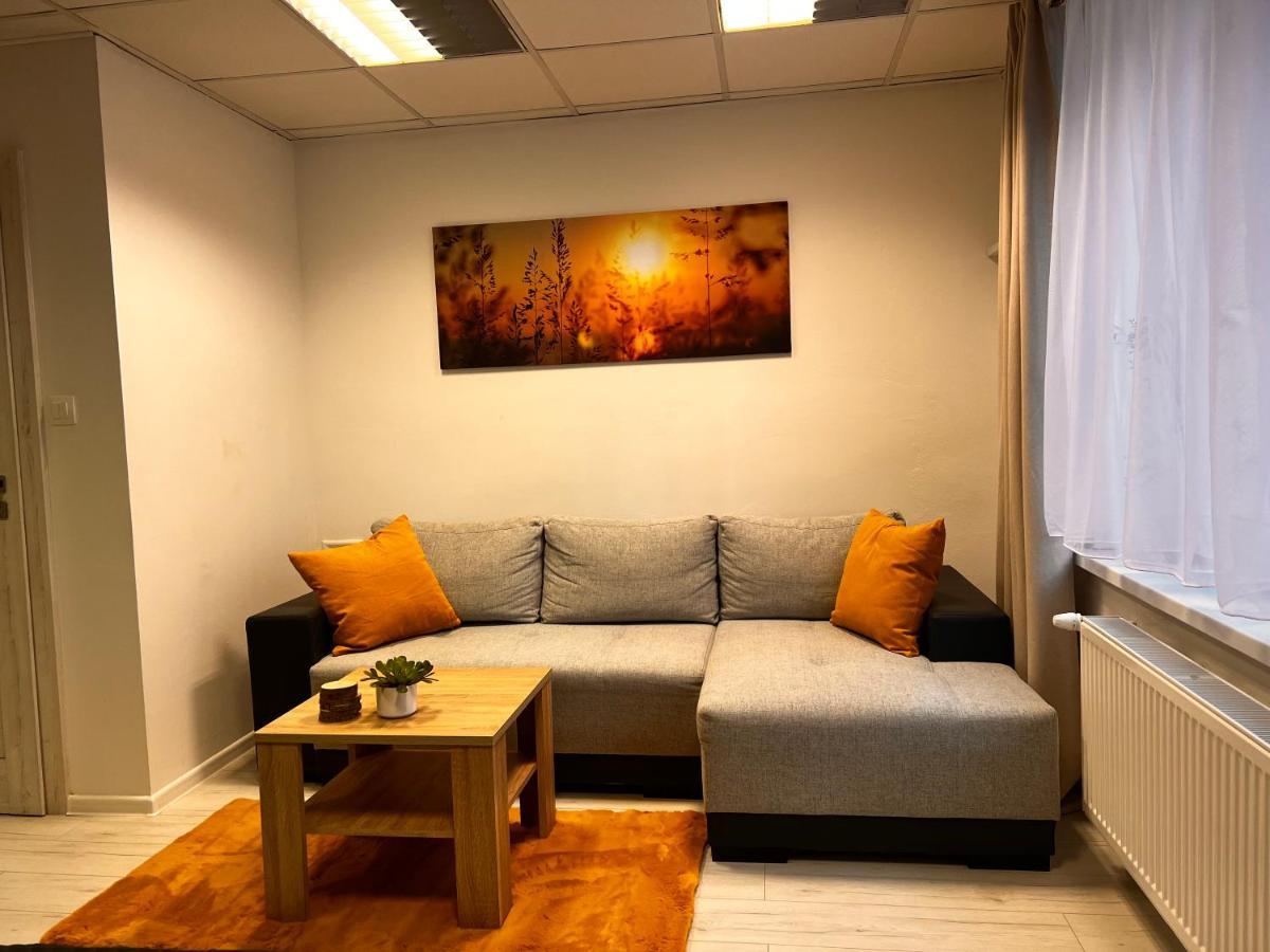 Apartmany V Centre - Vlastna Izba So Spolocnou Kuchynou A Kupelnou Moze Byt Zdielana 2 Inymi Izbami Martin Dış mekan fotoğraf